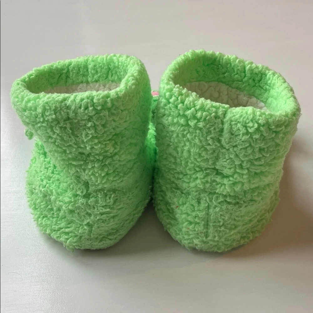STAR WARS Grogu (Baby Yoda) Soft, Fuzzy Character Slipper Socks